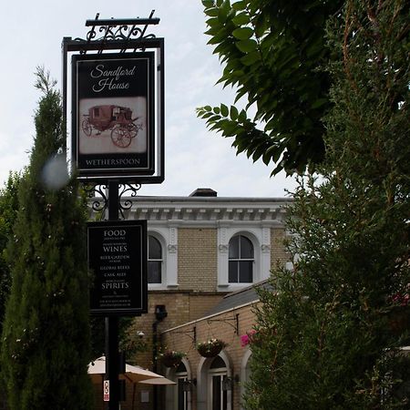 Sandford House Hotel Wetherspoon 헌팅던 외부 사진