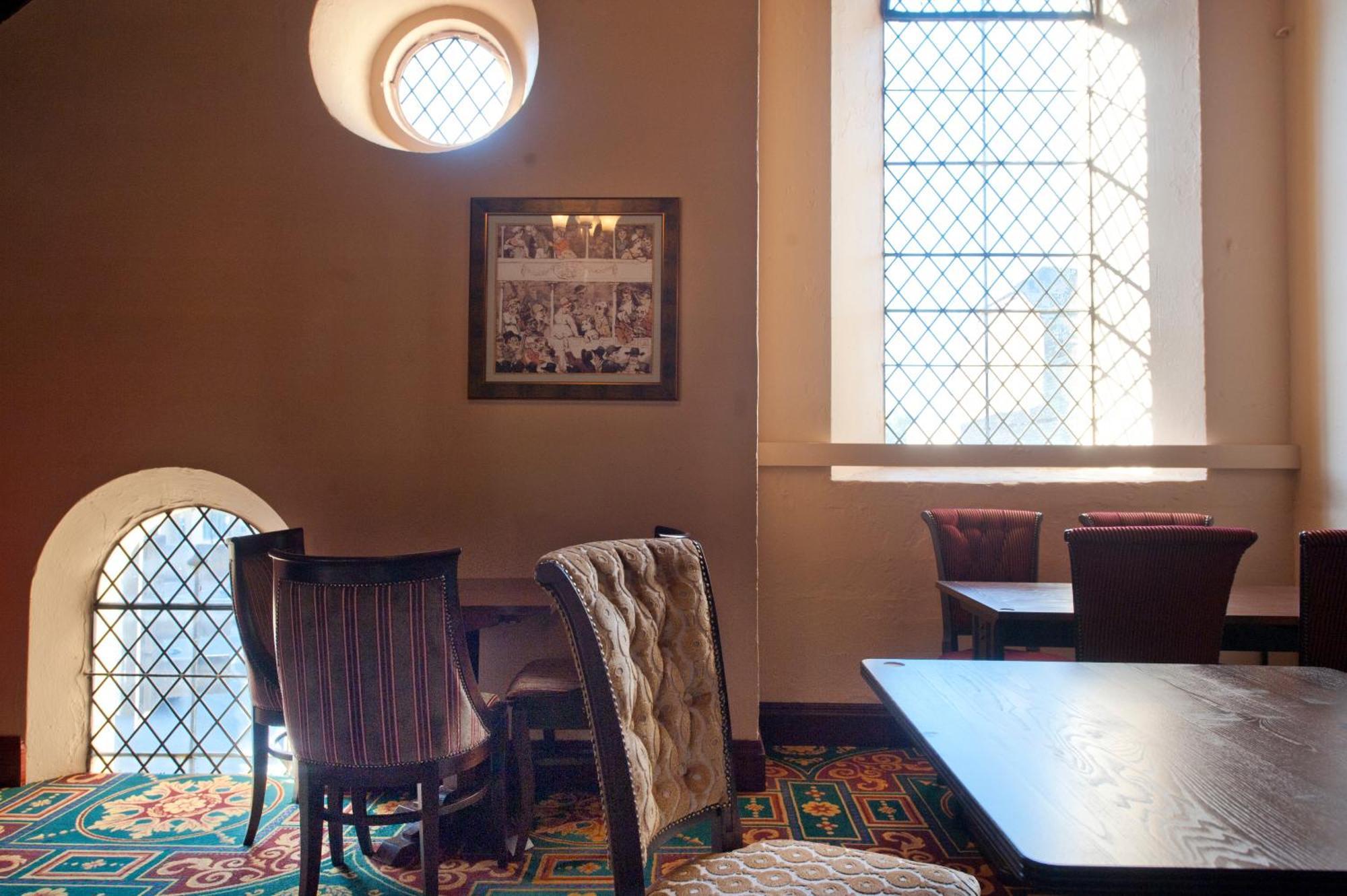 Sandford House Hotel Wetherspoon 헌팅던 외부 사진