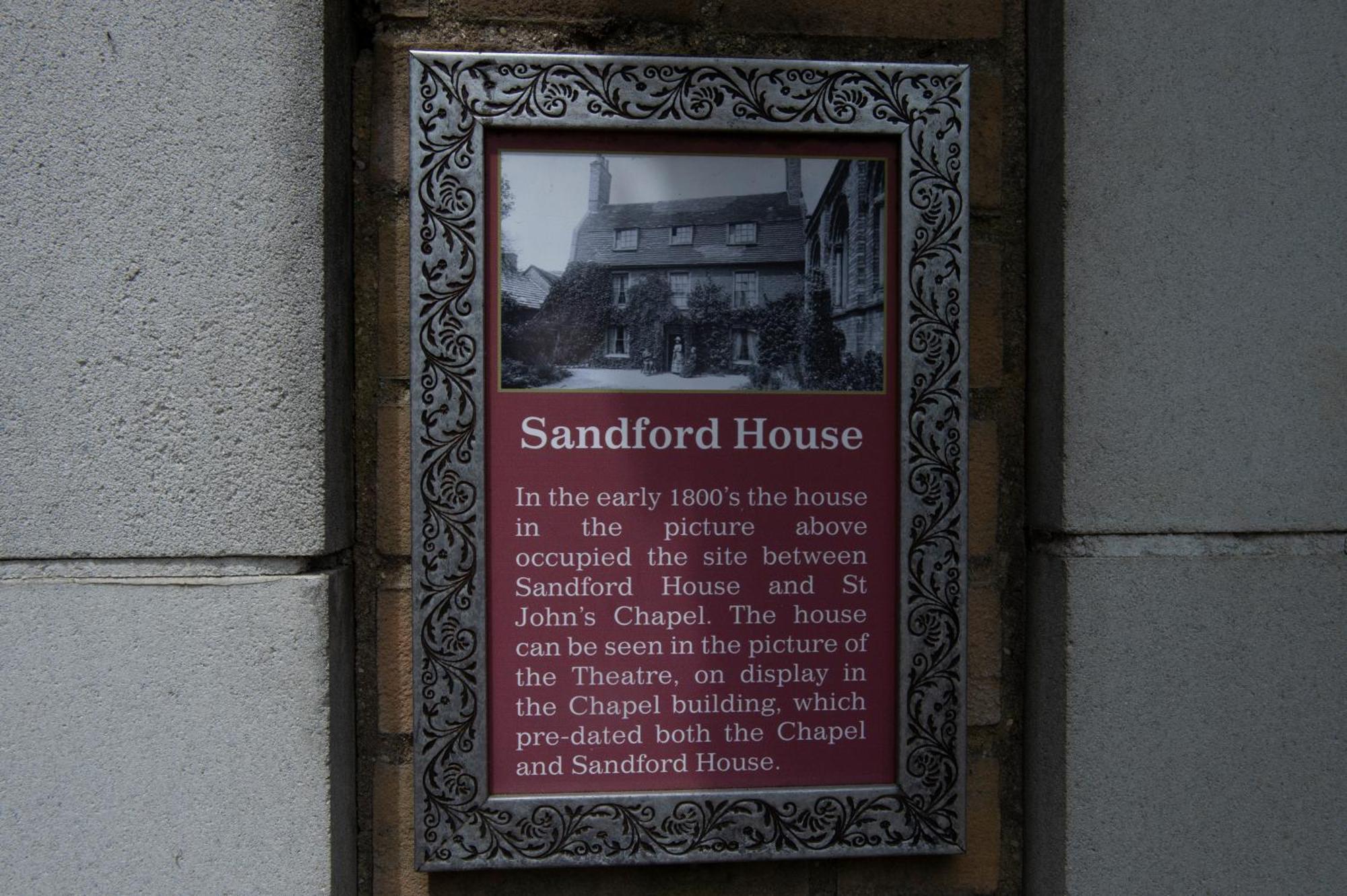 Sandford House Hotel Wetherspoon 헌팅던 외부 사진