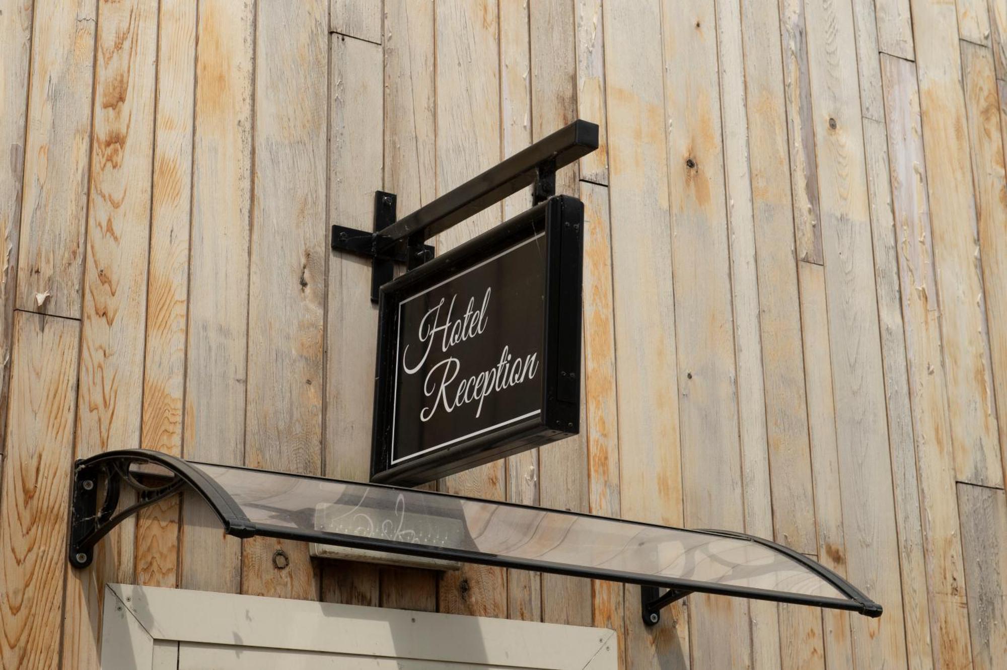 Sandford House Hotel Wetherspoon 헌팅던 외부 사진