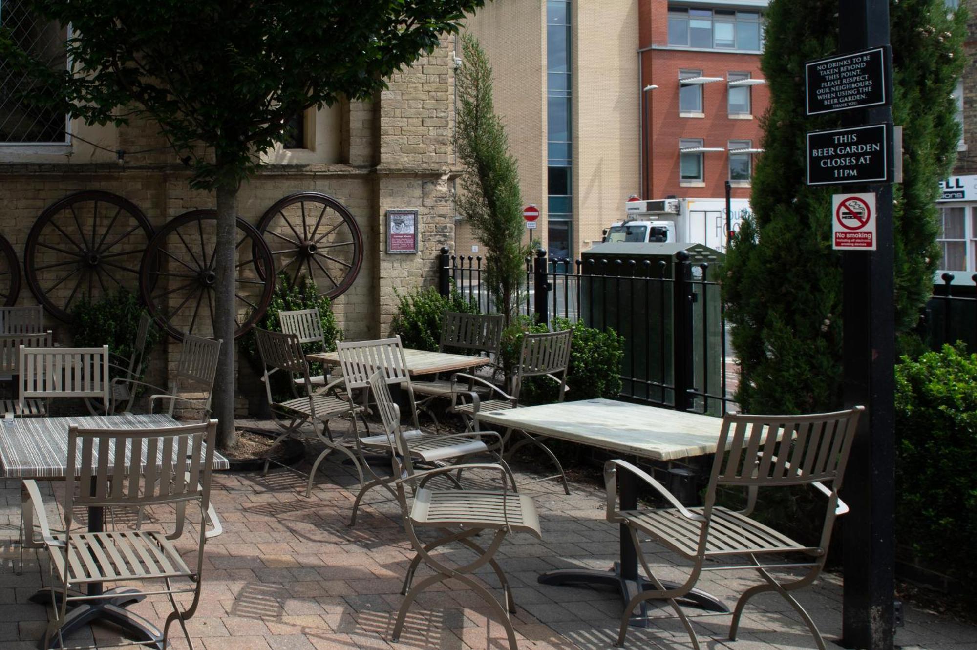 Sandford House Hotel Wetherspoon 헌팅던 외부 사진
