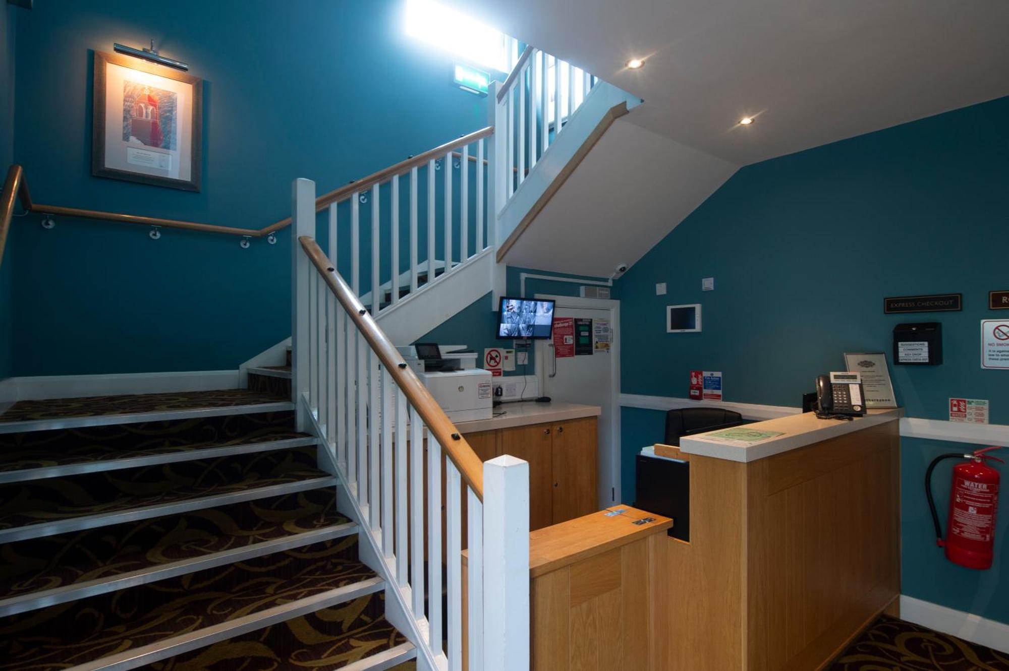 Sandford House Hotel Wetherspoon 헌팅던 외부 사진