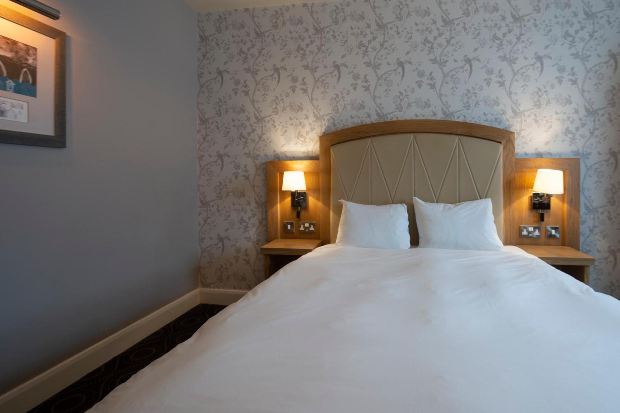 Sandford House Hotel Wetherspoon 헌팅던 외부 사진