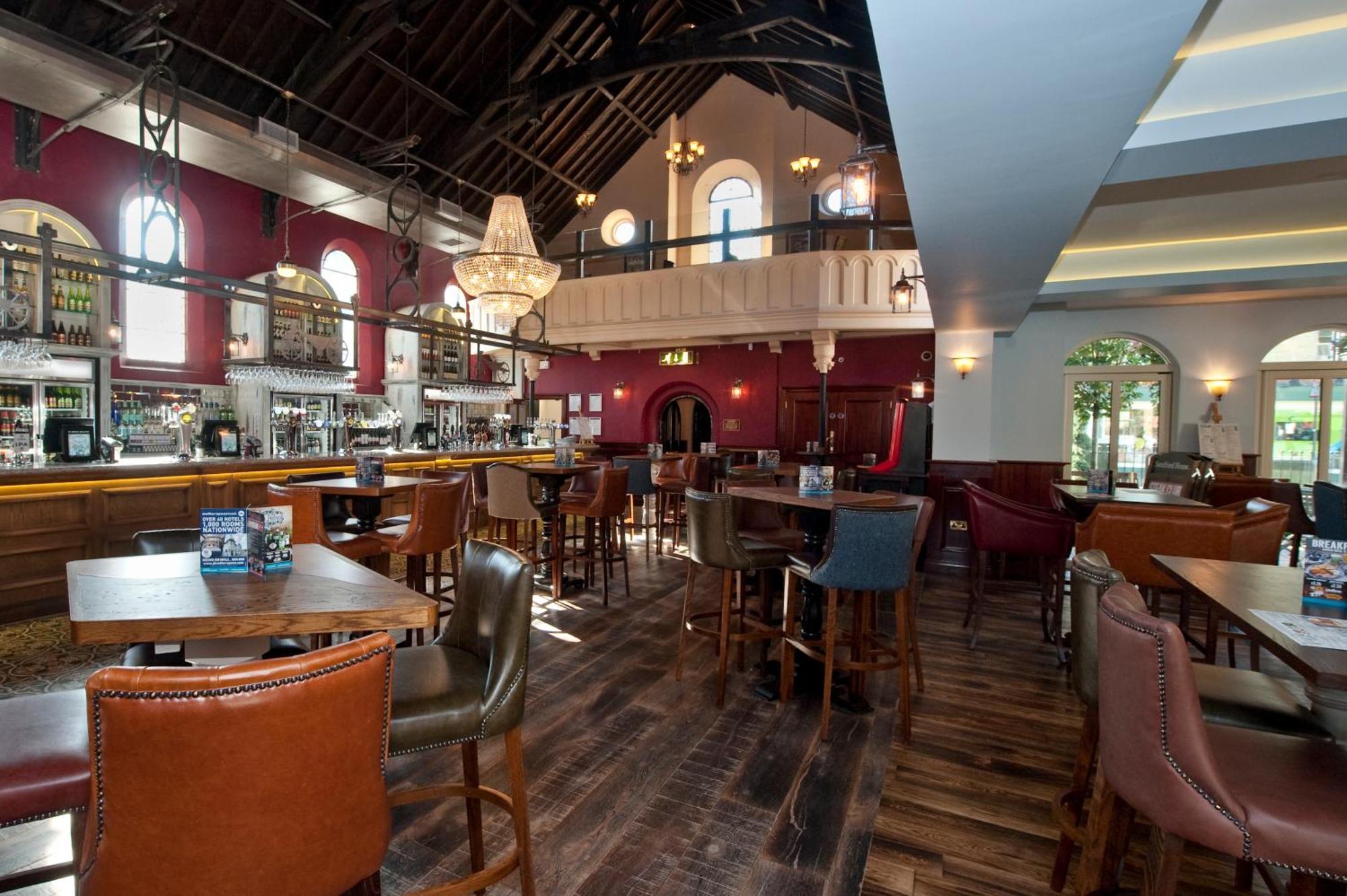 Sandford House Hotel Wetherspoon 헌팅던 외부 사진