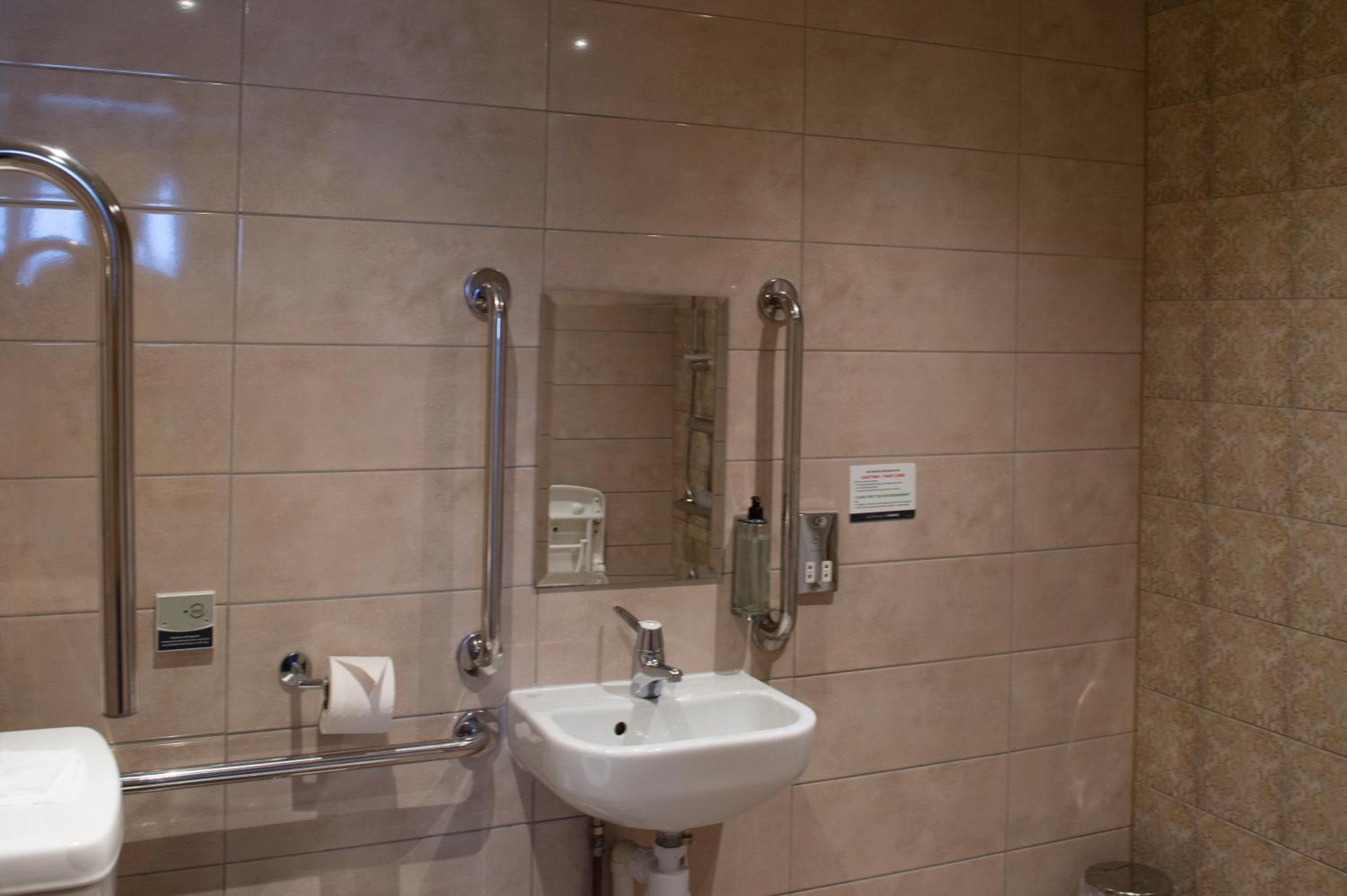 Sandford House Hotel Wetherspoon 헌팅던 외부 사진