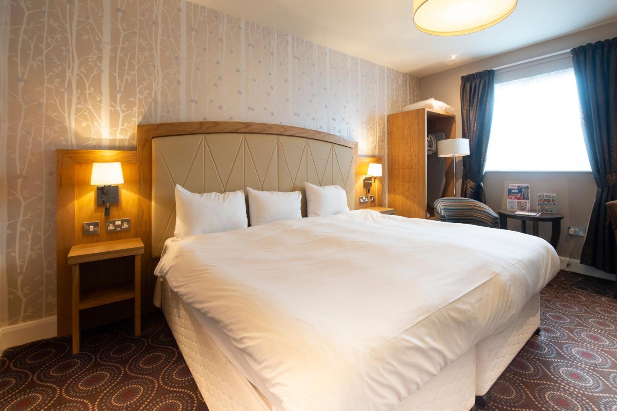 Sandford House Hotel Wetherspoon 헌팅던 외부 사진