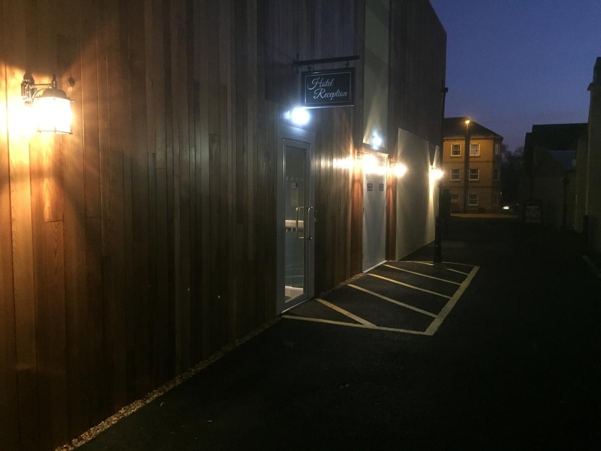 Sandford House Hotel Wetherspoon 헌팅던 외부 사진